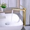 Grifo de baño de lavabo de recipiente alto de oro cepillado Popular grifo mezclador de tocador de lavabo de un solo orificio