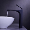 Grifo de lavabo de baño de latón alto montado en la cubierta de una sola manija de una sola palanca negra mate de la fábrica de China