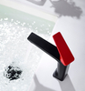 Grifo de lavabo de baño de una sola palanca de latón montado en cubierta de baño de artículos sanitarios de China