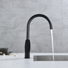 Grifo de barra de grifo de agua fría y caliente negro mate montado en cubierta de una sola manija de nuevo estilo grifo de fregadero de cocina