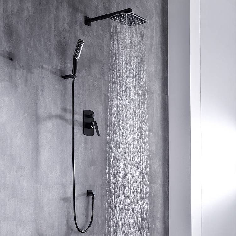 Mezclador de ducha de agua fría y caliente moderno de fábrica de China en conjunto de ducha oculta de lluvia de baño negro montado en la pared
