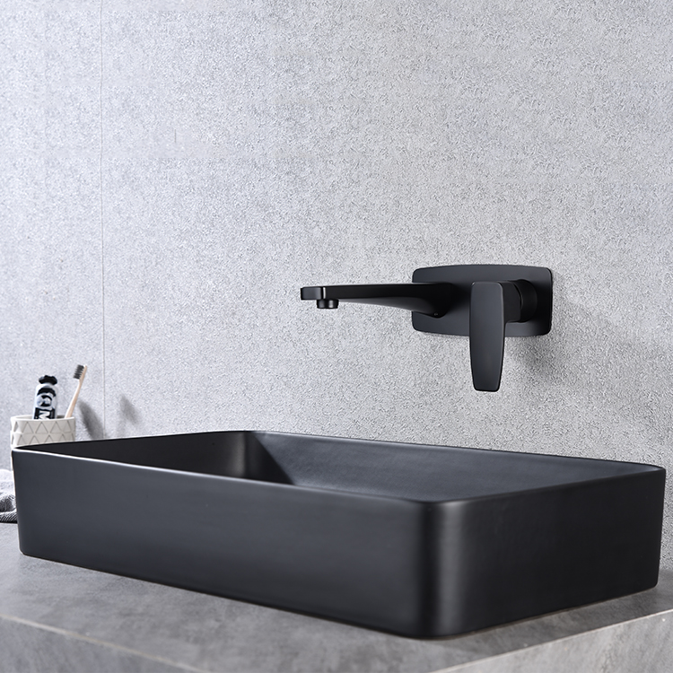 Grifo de baño de pared de diseño moderno grifo mezclador de cascada montado en la pared de latón negro mate